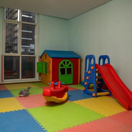Pullman Sharjah Hotel Kültér fotó A playroom