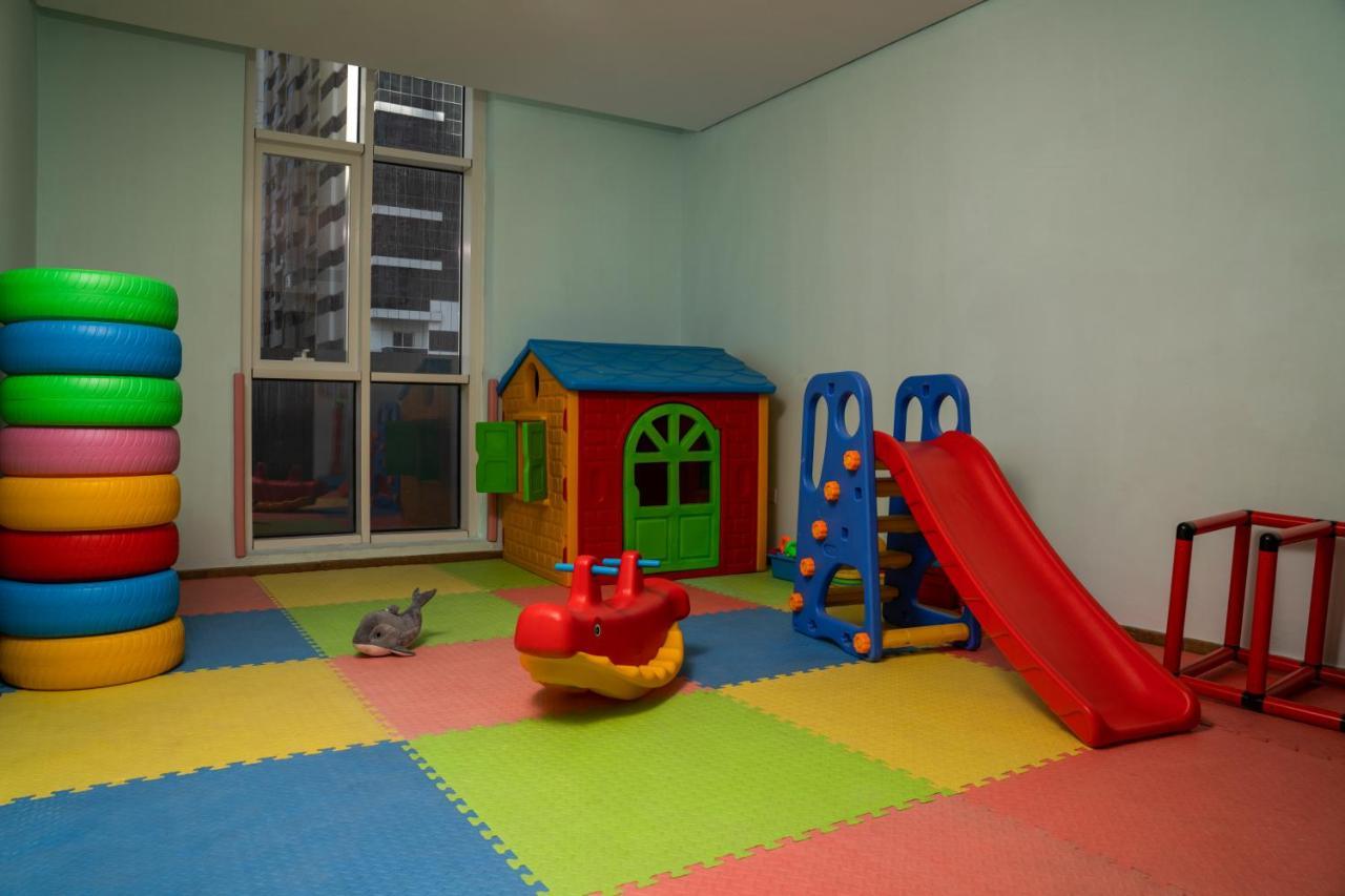 Pullman Sharjah Hotel Kültér fotó A playroom