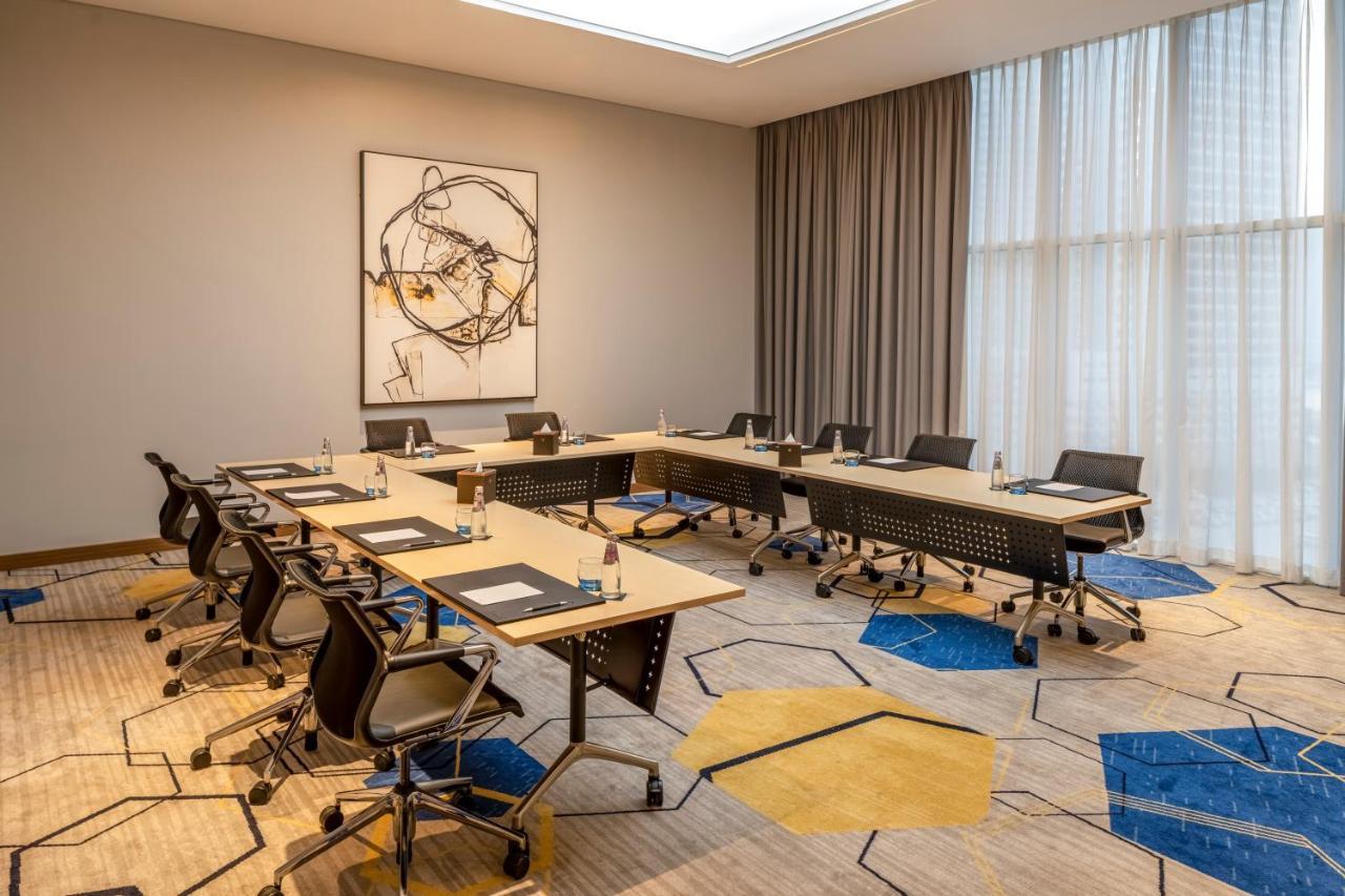 Pullman Sharjah Hotel Kültér fotó Meeting room