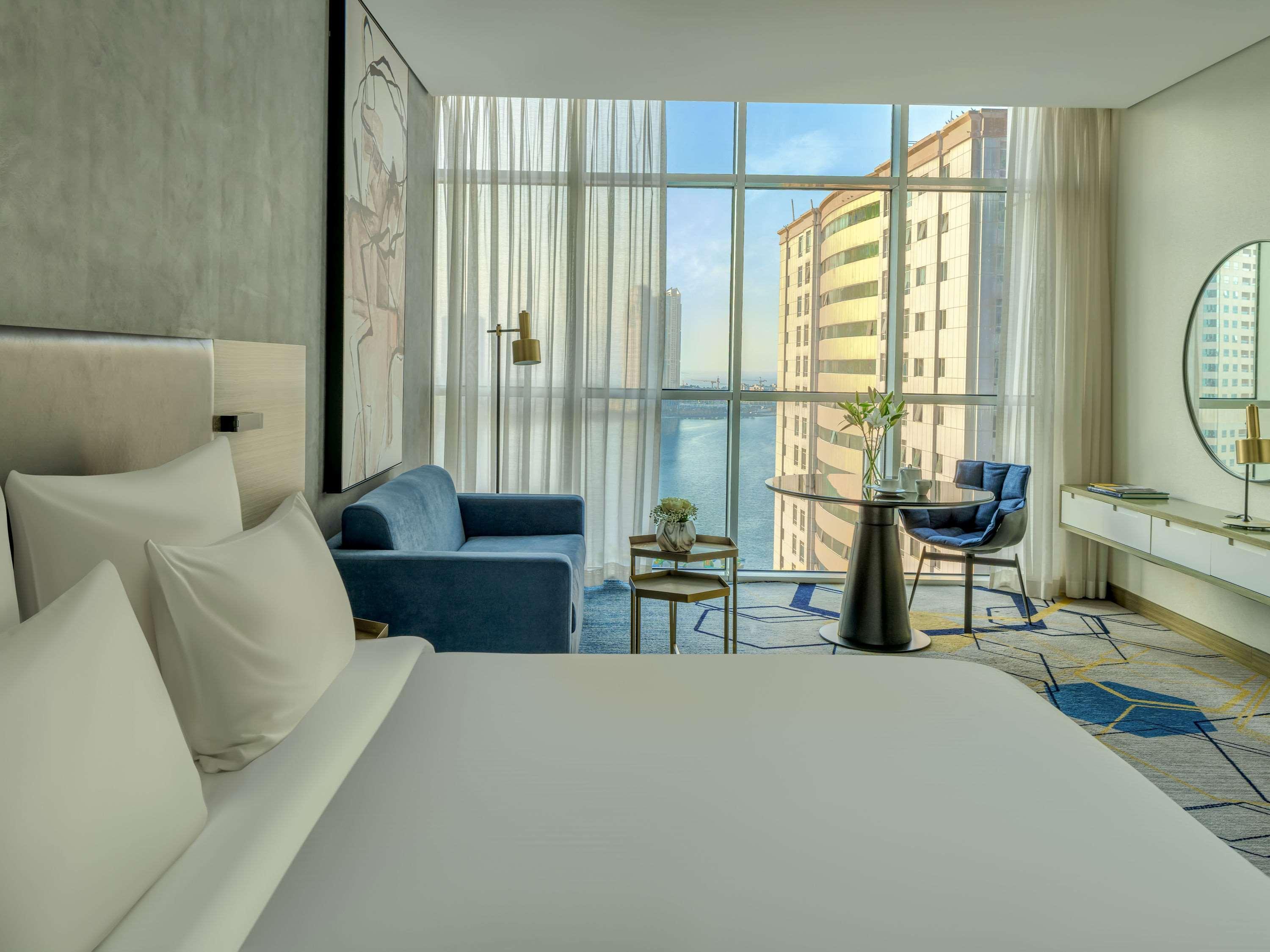 Pullman Sharjah Hotel Kültér fotó Deluxe room