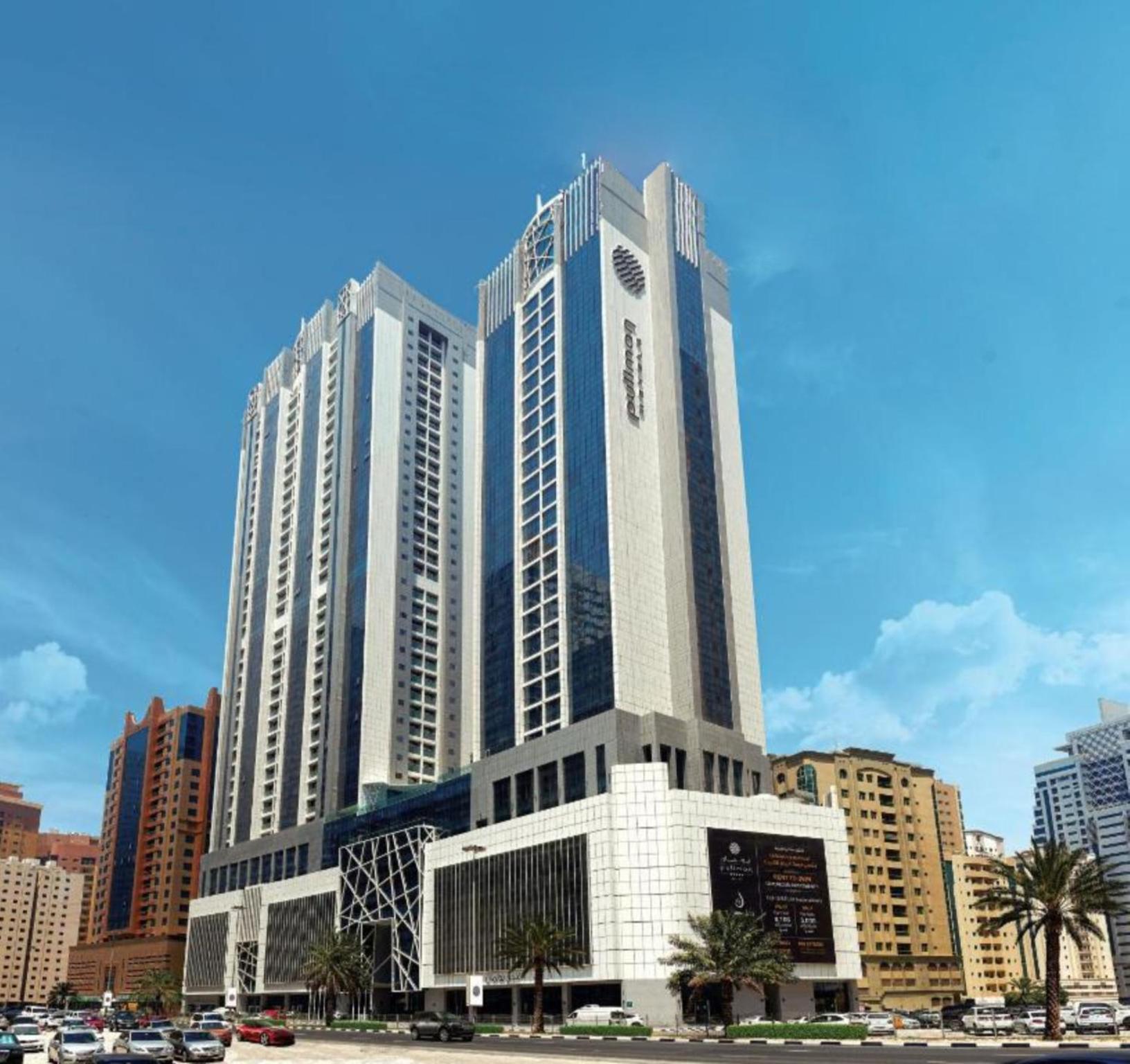 Pullman Sharjah Hotel Kültér fotó The Ritz-Carlton, Dubai